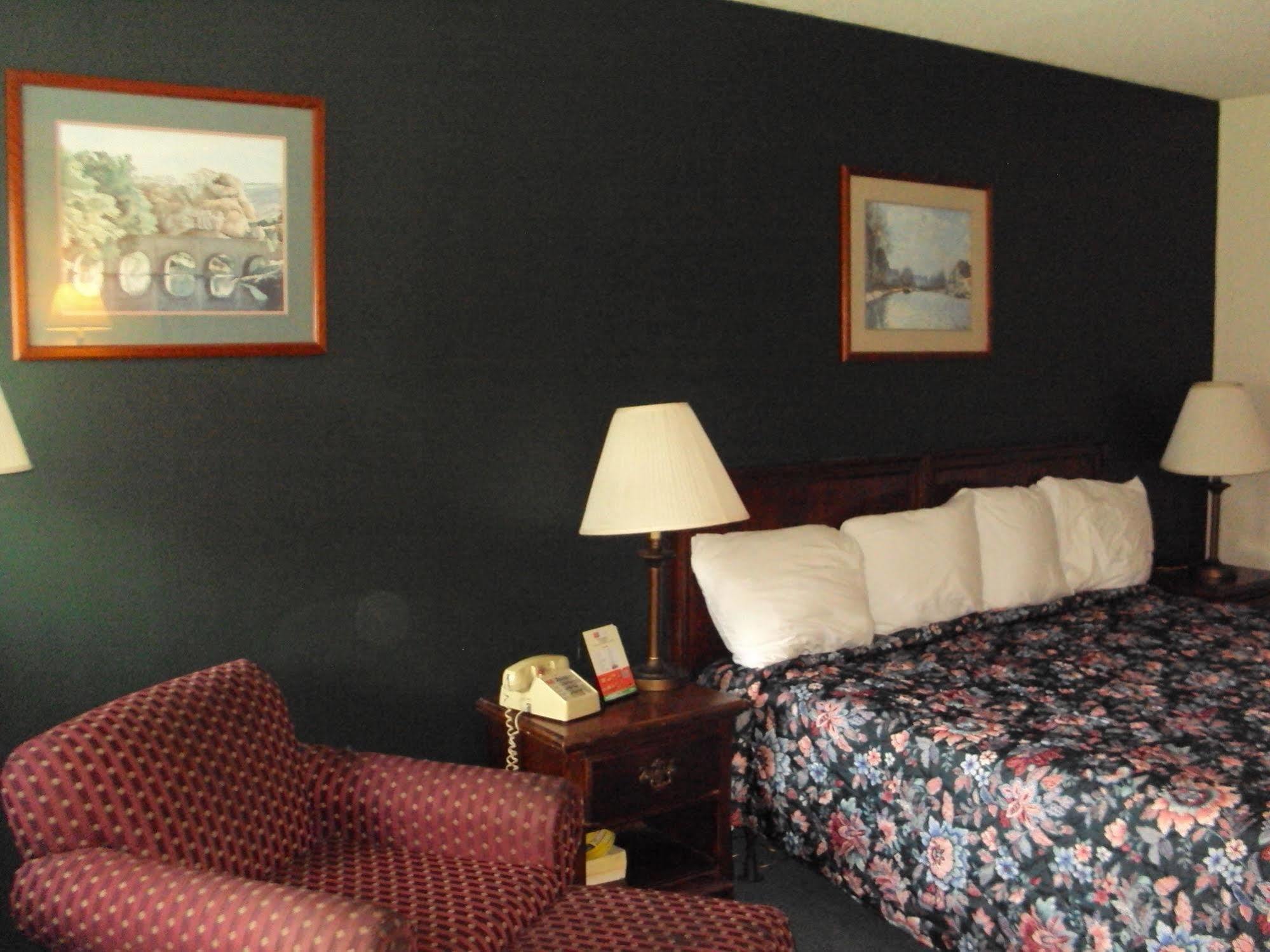 Red Carpet Inn Fanta Suites Hotel Greenwood Exterior foto